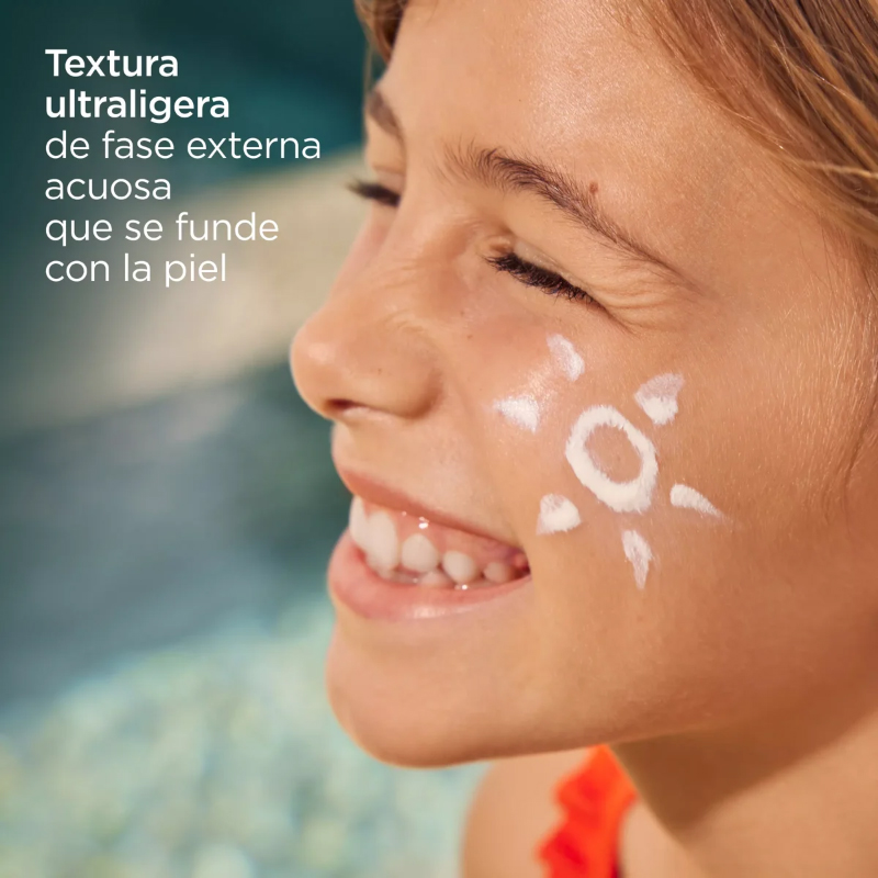 Isdin Fotoprotector Fusion Water Magic Pediatrics Spf50 50ml Crema Facial - Imagen 3